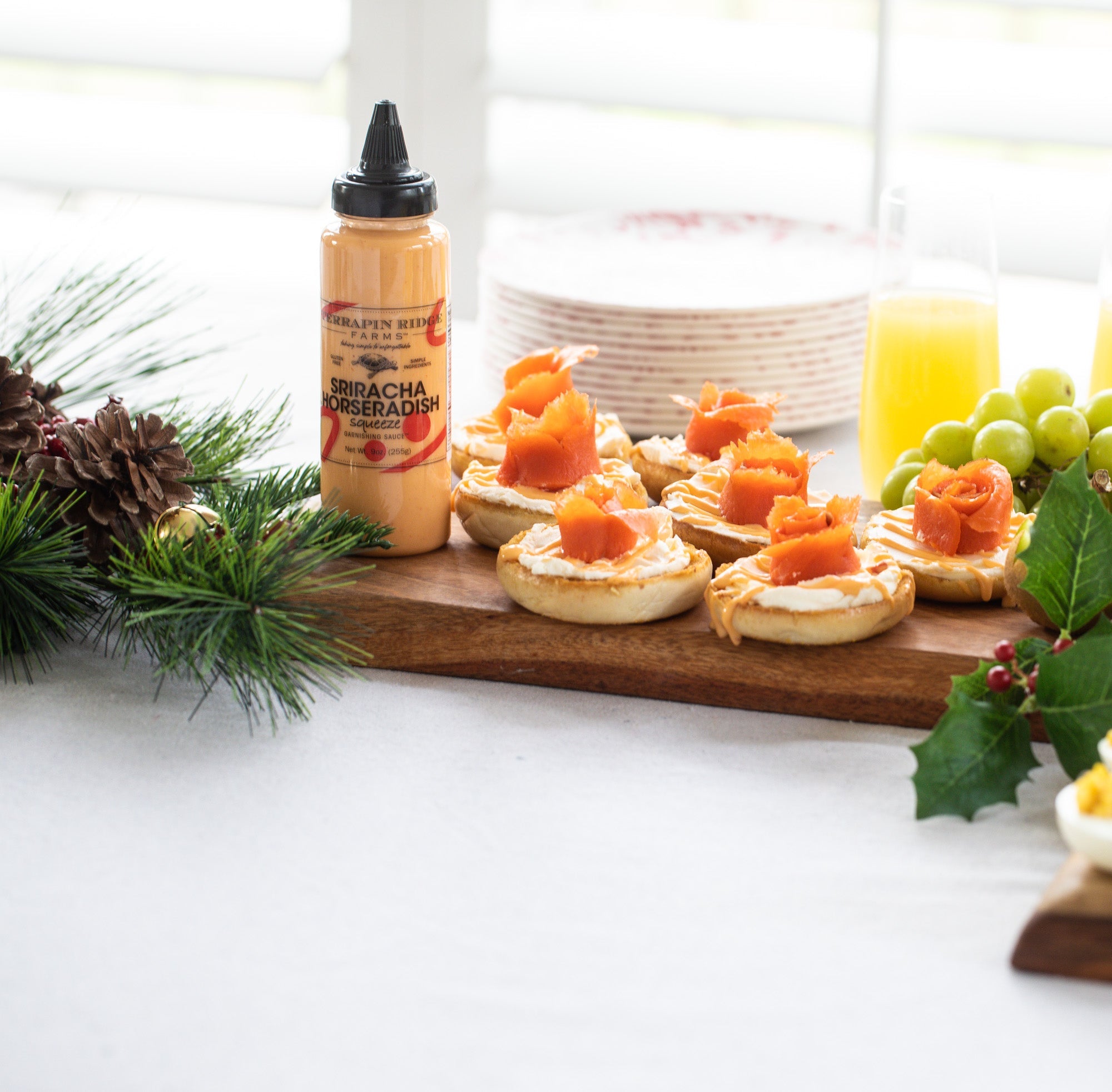 Sriracha Horseradish Garnishing Squeeze - MaisonBeach