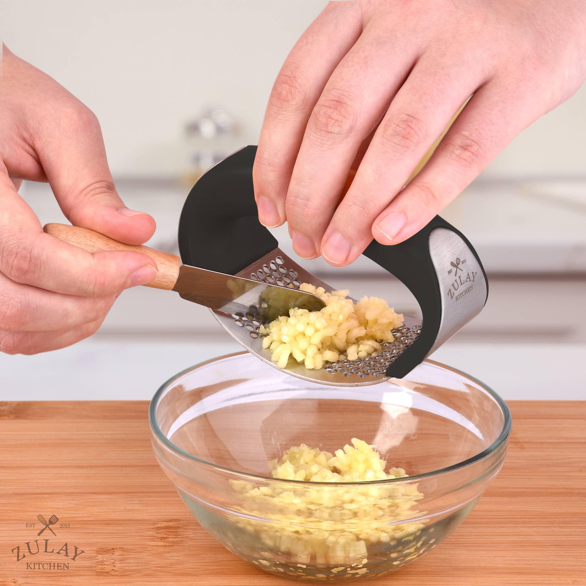 Zulay Kitchen - Garlic Press Rocker With Silicone Peeler & Scraper Set - MaisonBeach
