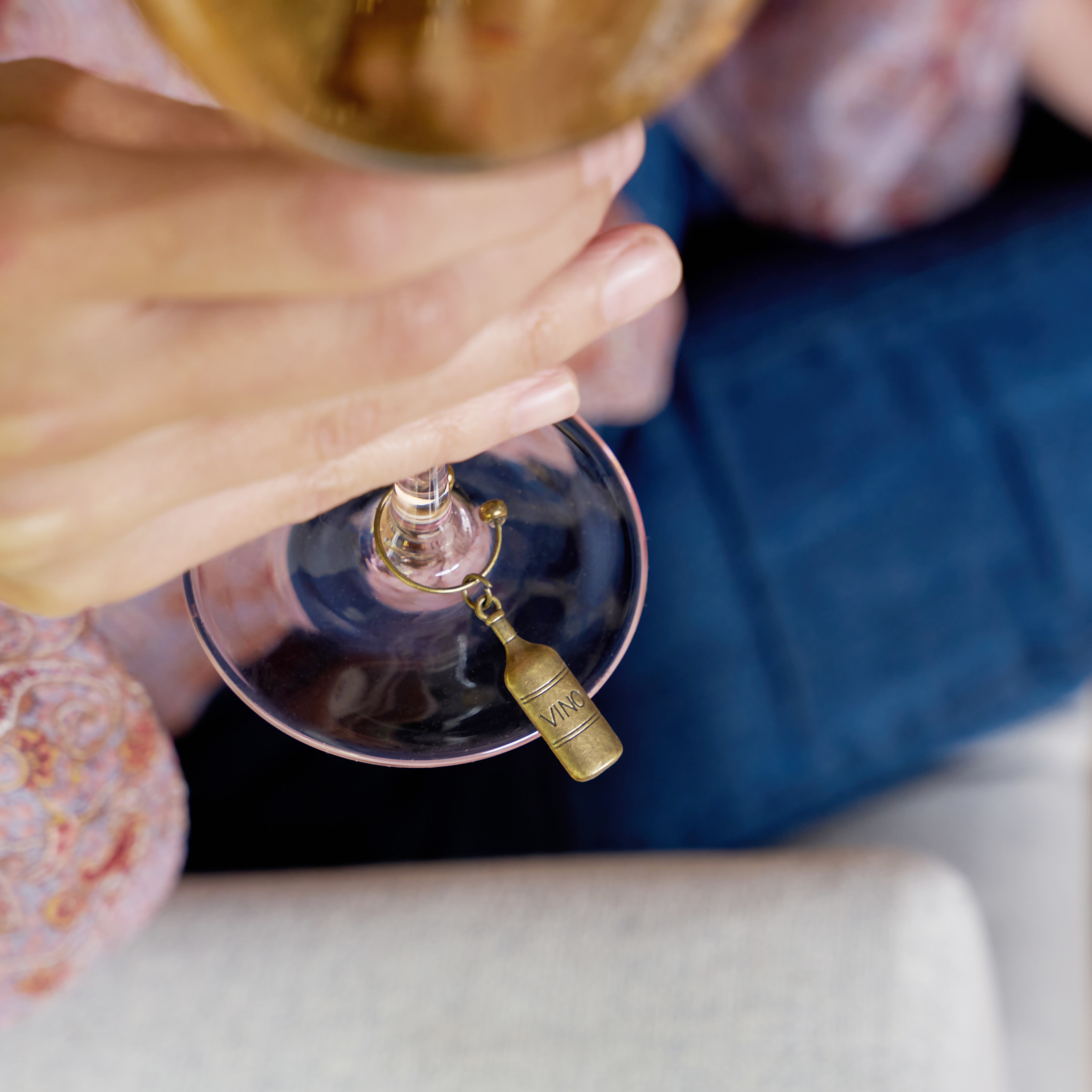 Gold Vineyard Wine Charms - MaisonBeach