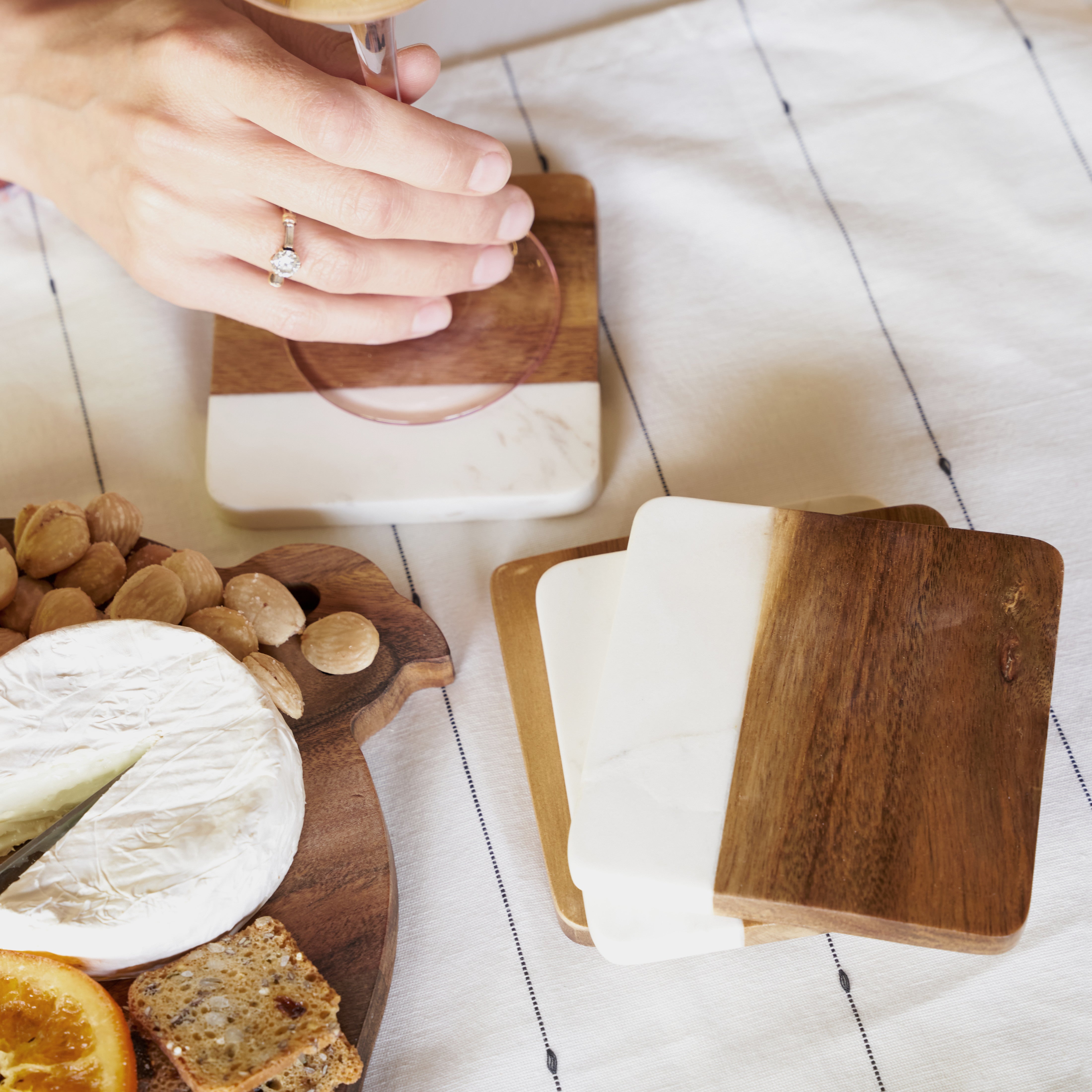 Marble & Acacia Coaster Set - MaisonBeach