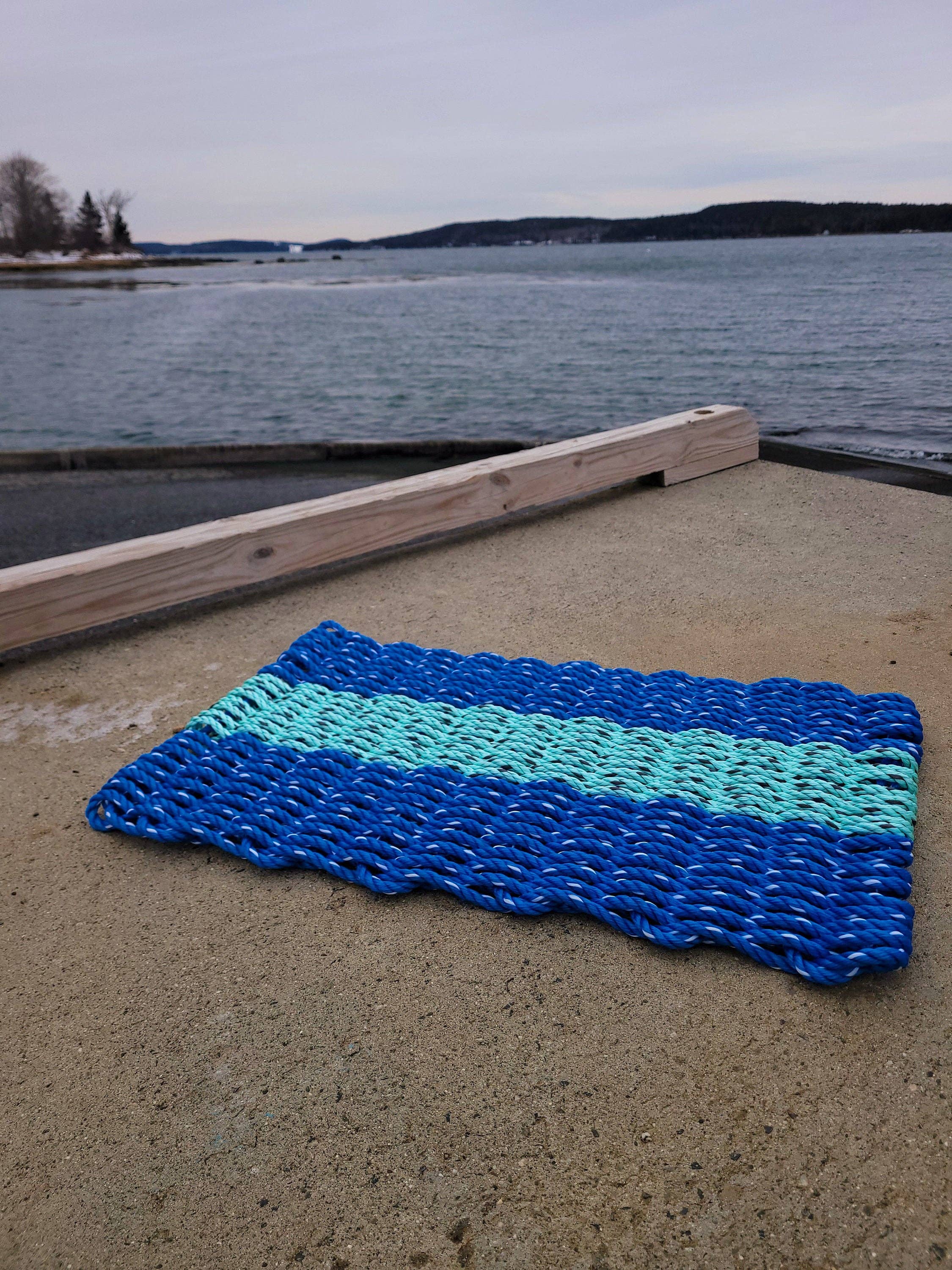 Lobster Rope Mat Royal/Light Blue: 31 x 18 - MaisonBeach