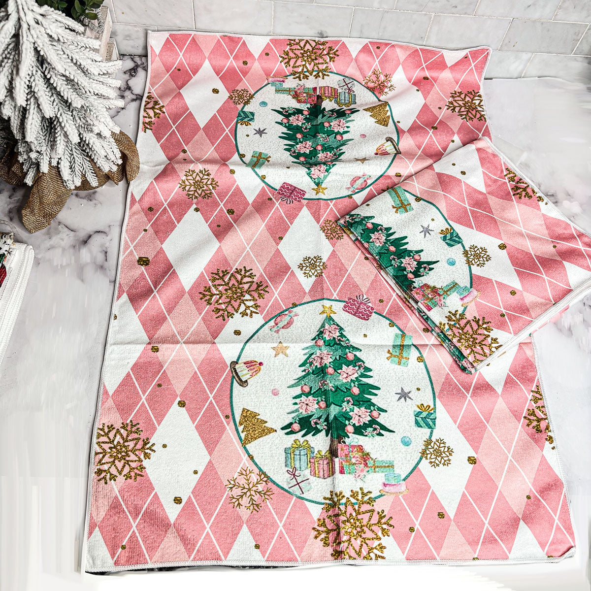 Pink Christmas Hand Towel - MaisonBeach