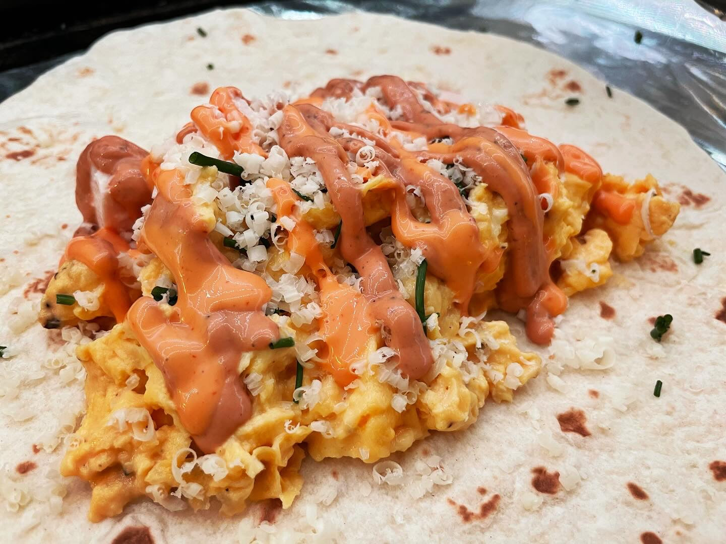 Sriracha Horseradish Garnishing Squeeze - MaisonBeach