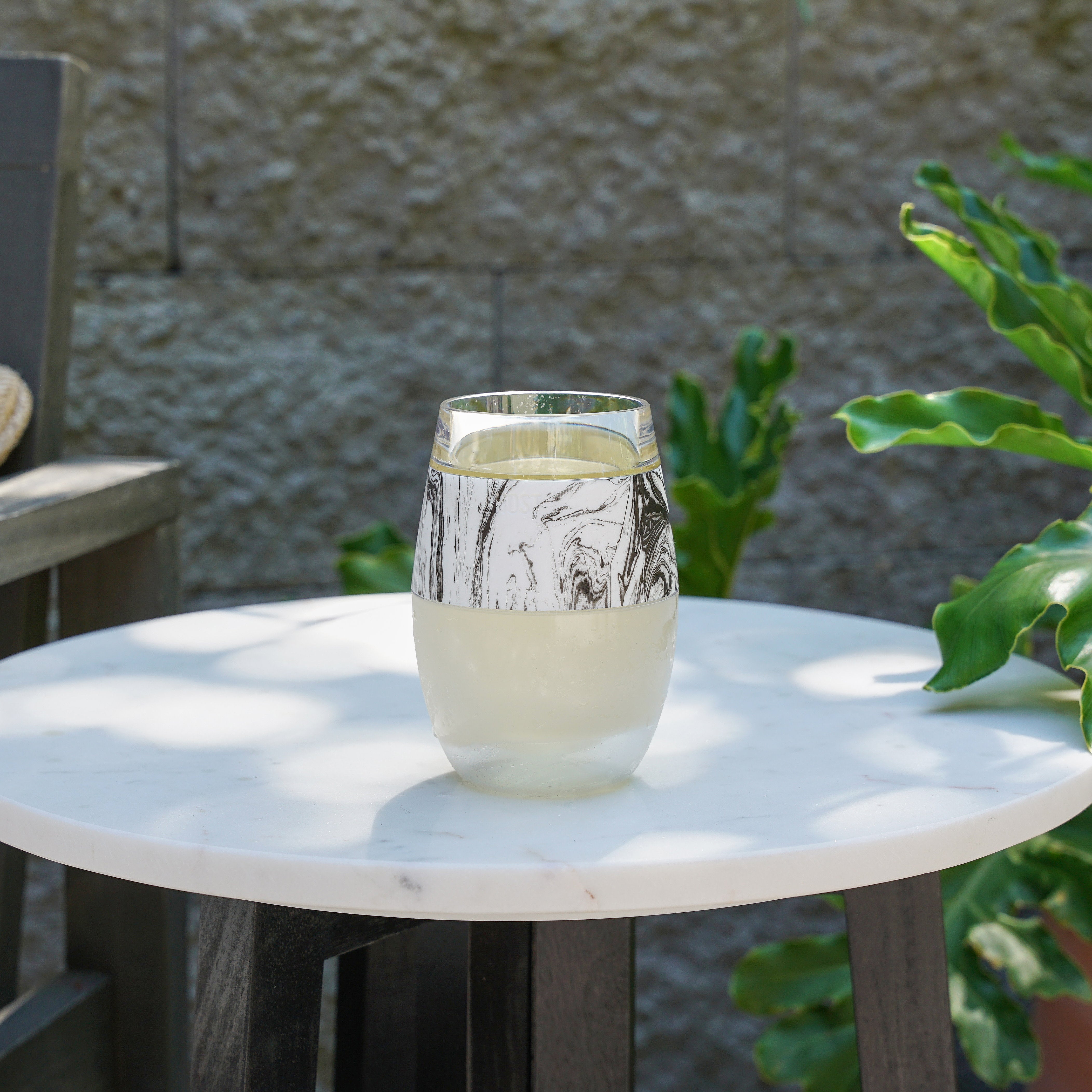 Wine FREEZE™ in Black Swirl